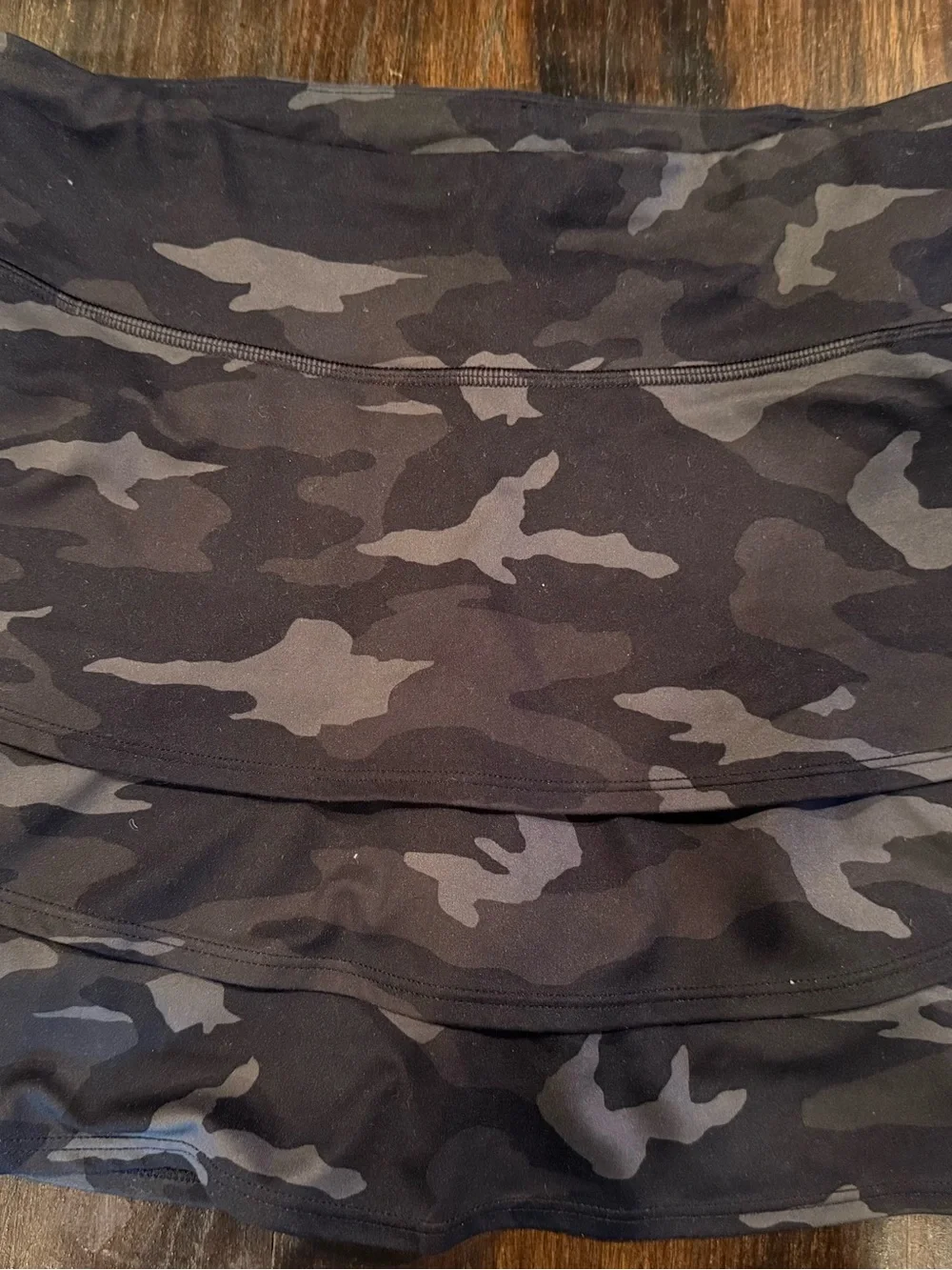 Athleta Girl Black & Gray Camo Skort, Size XL/14
